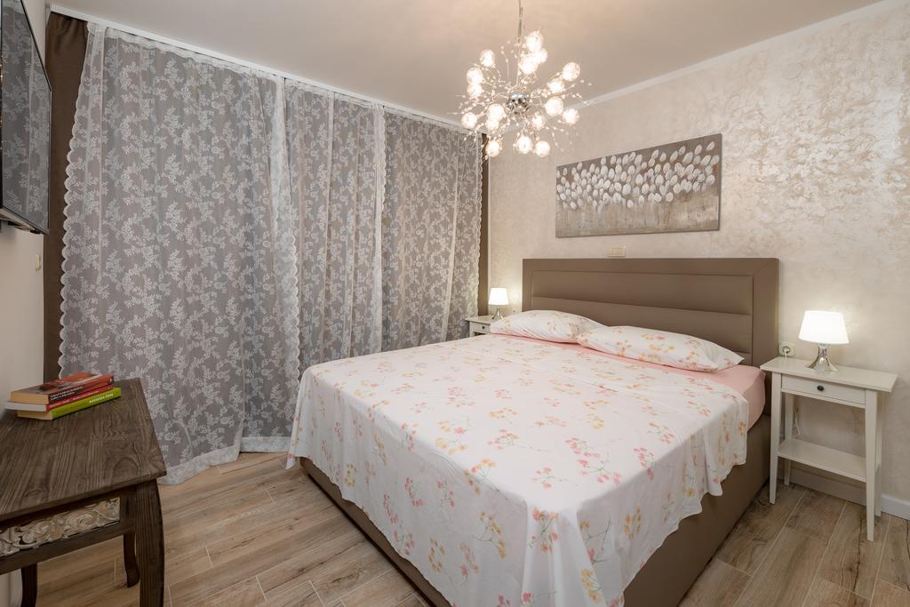 Superb Beachfront Luxury Seaview With Private Beach Milna  Dış mekan fotoğraf
