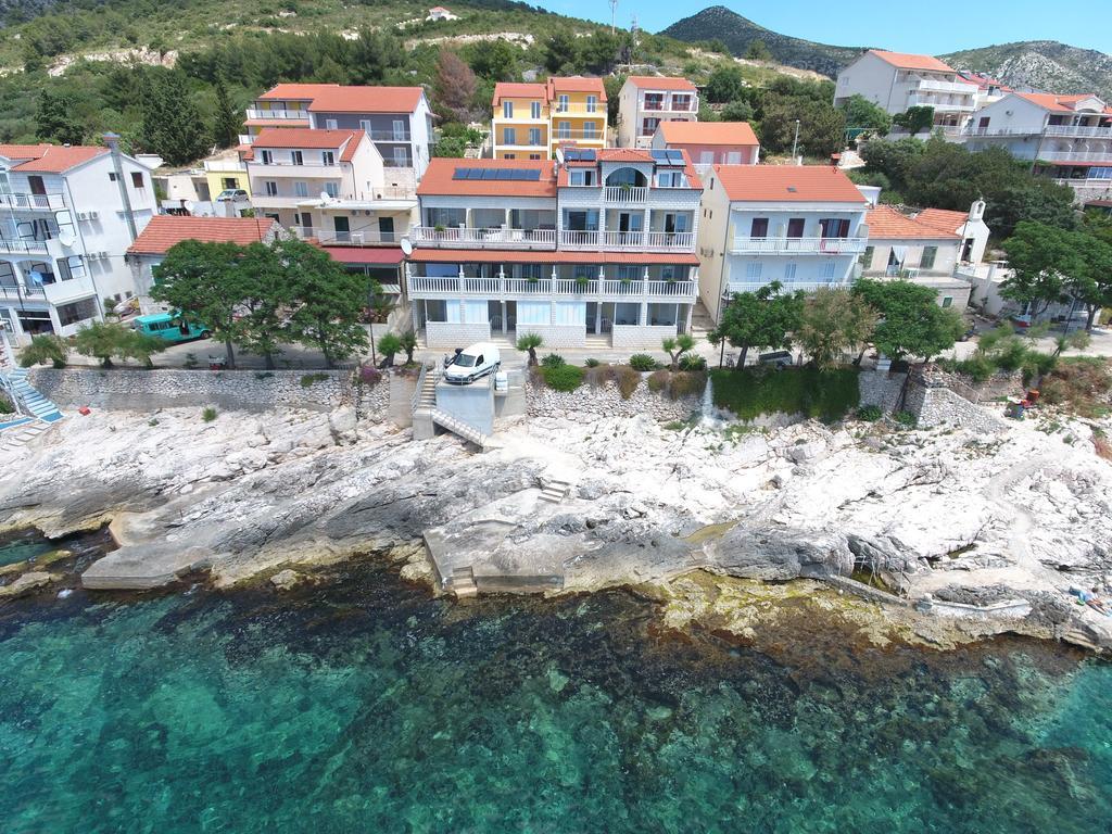 Superb Beachfront Luxury Seaview With Private Beach Milna  Dış mekan fotoğraf