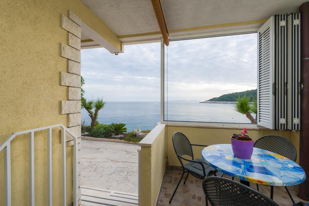 Superb Beachfront Luxury Seaview With Private Beach Milna  Oda fotoğraf